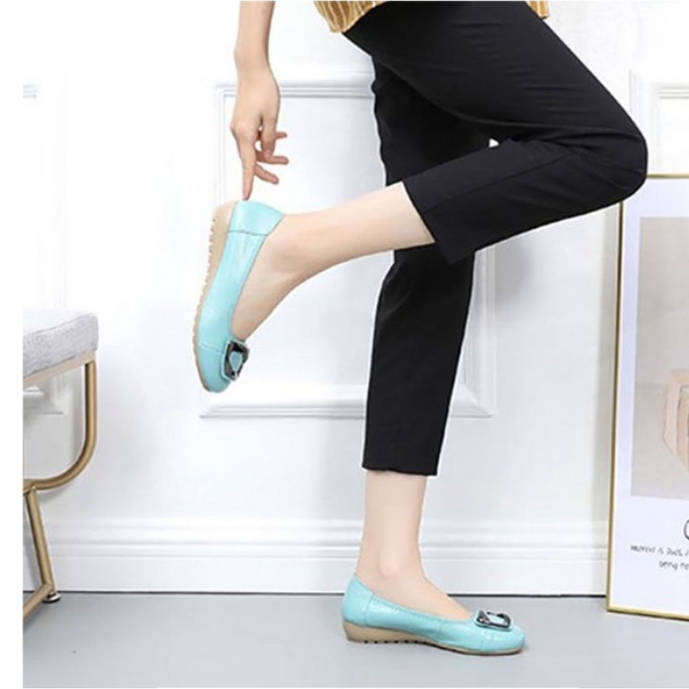BRAND NEW DASH WOMEN"S FLAT SHOE
